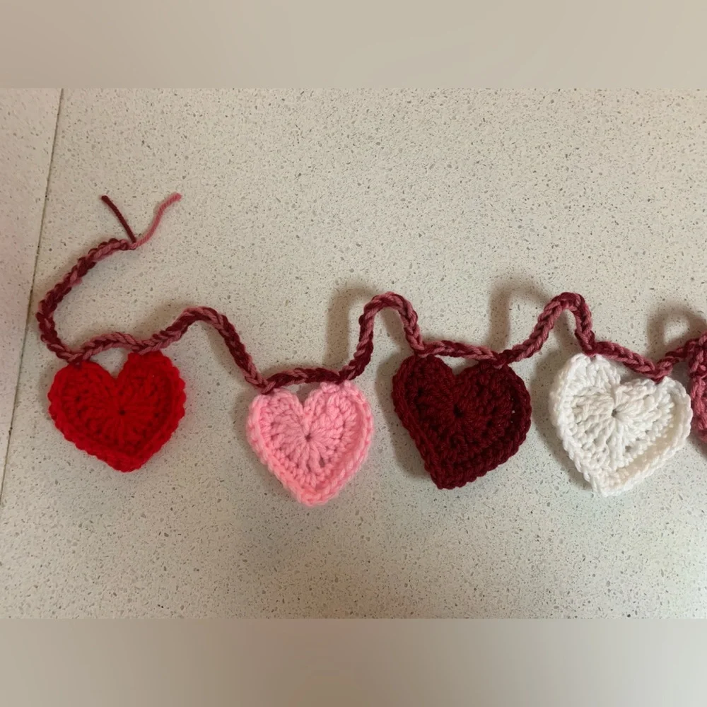 Valentines Hearts Seven Garland New Pink, Red, Mauve, White & Burgundy Handmade
